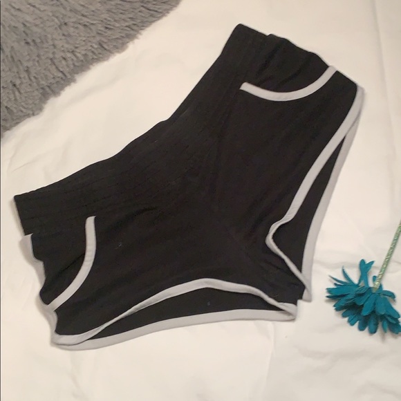 black and white shorts - Picture 1 of 1